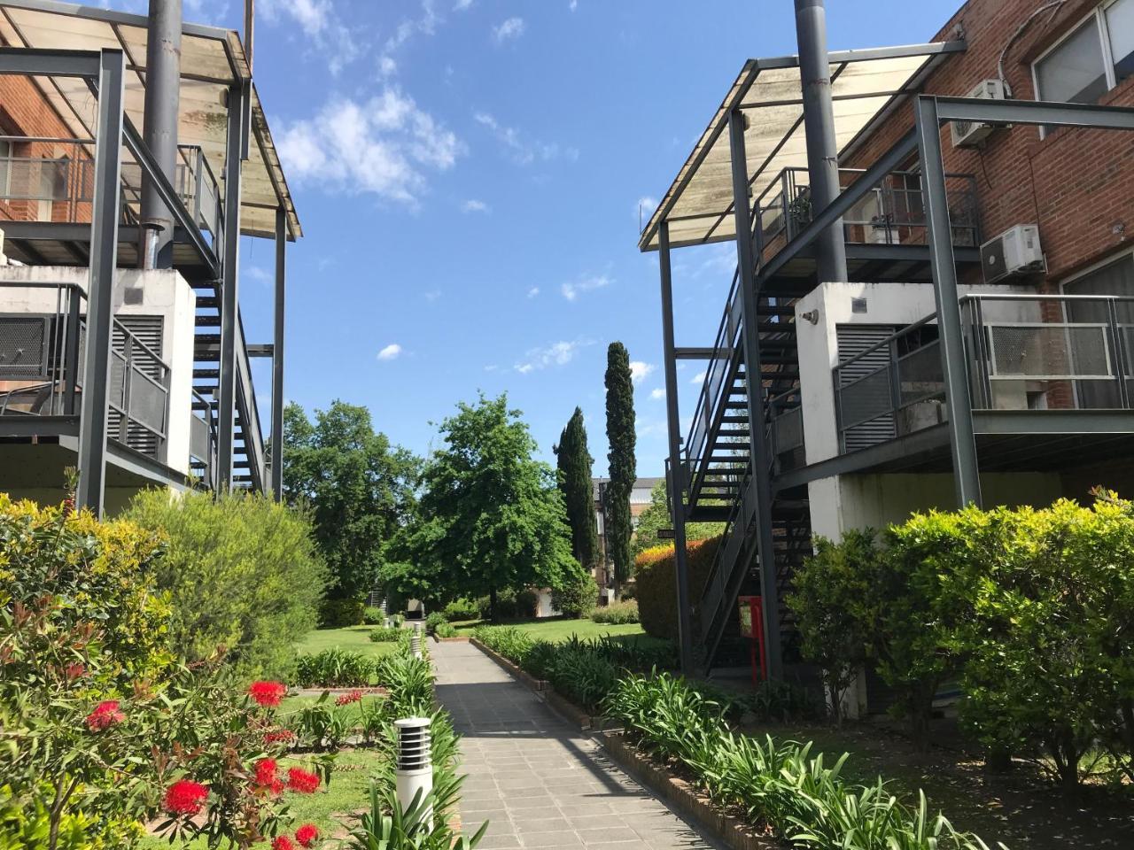 Hermoso Apartamento En Country Hosp Univ Austral Pilar  Exterior photo